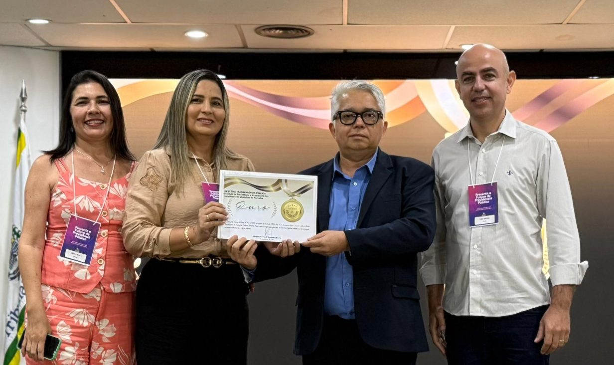 Presidente do IPMP, Jeanne Cunha, recebe Selo Ouro de Gestão e Transparência Pública concedido pelo TCE-PI
